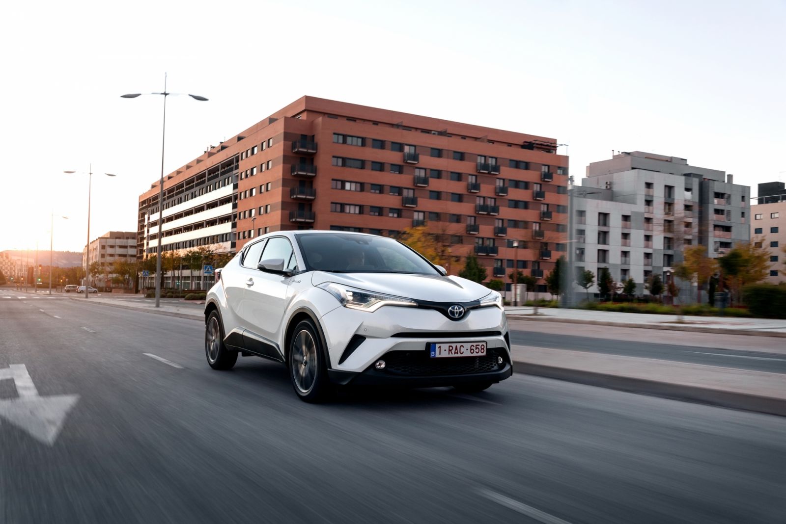 Toyota C HR - фото 0