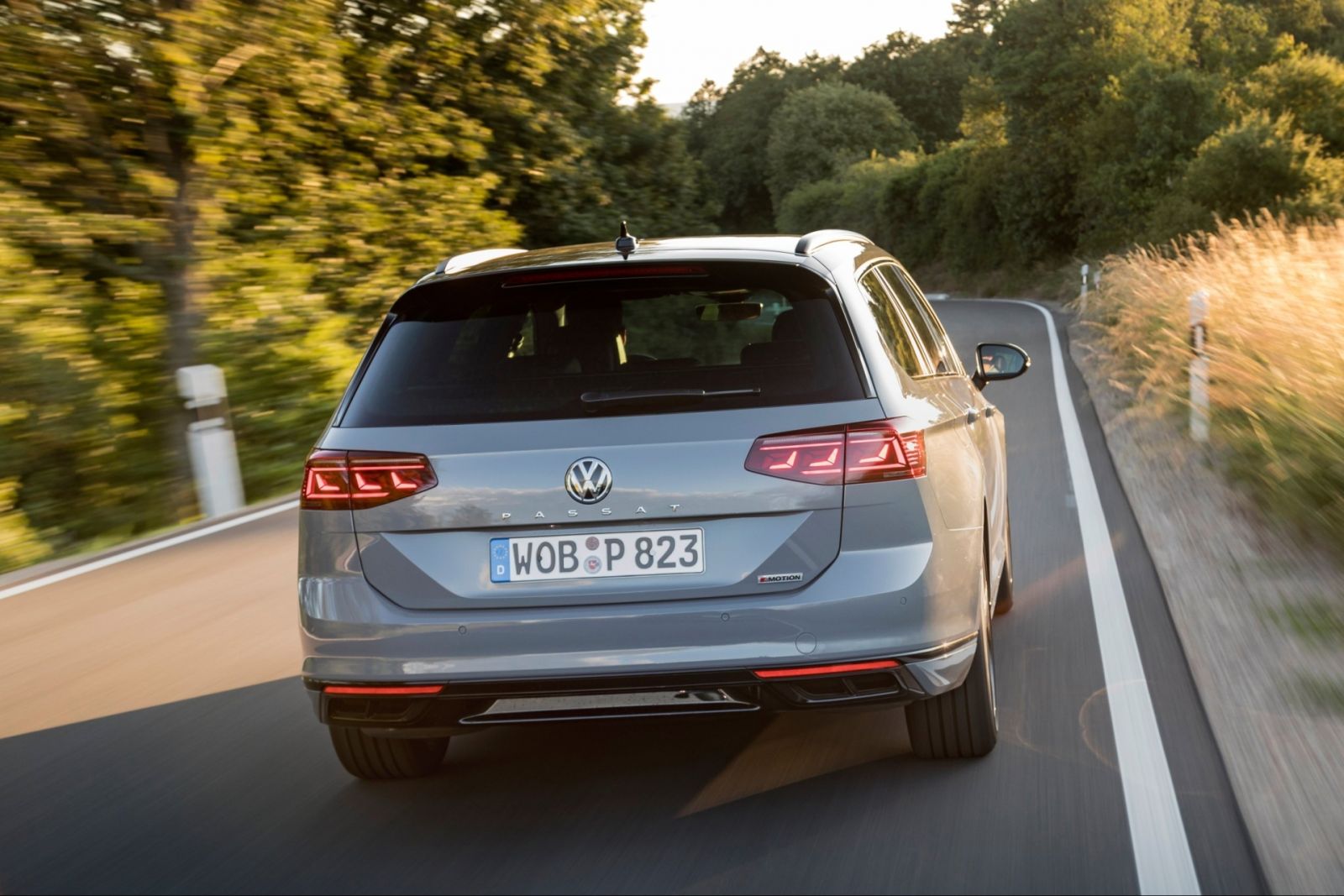 Volkswagen Passat Variant Универсал класса D - фото 3