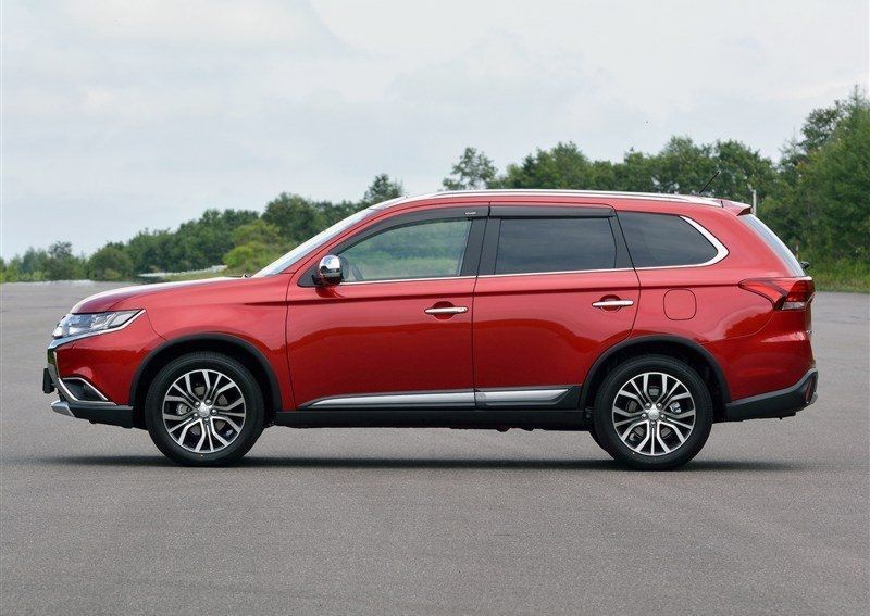 Mitsubishi  Outlander Кроссовер класса J - фото 2