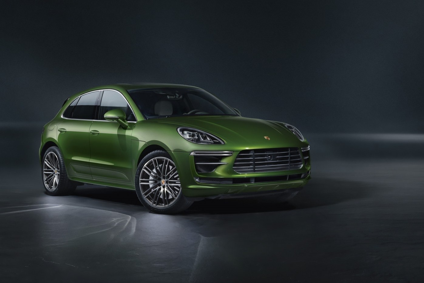 Porsche  Macan Кроссовер класса J - фото 0