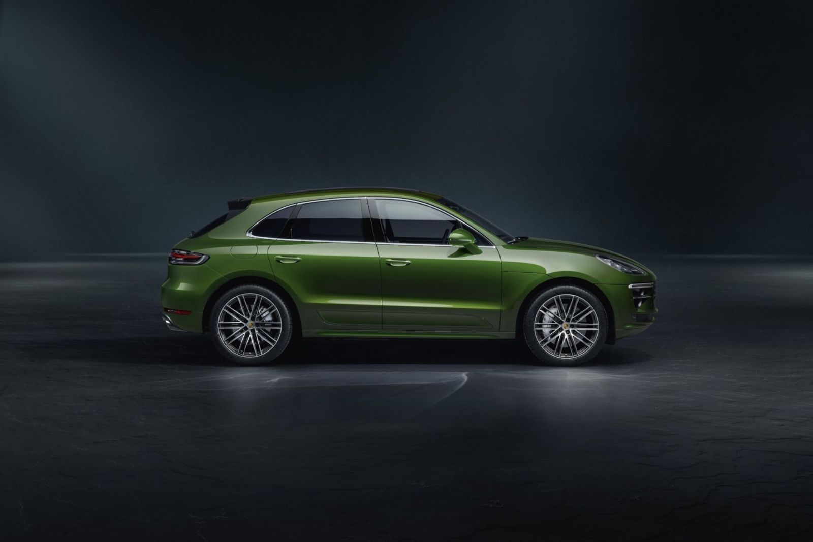 Porsche  Macan Кроссовер класса J - фото 1